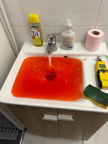 Fuite d'eau à Marseille ? La recherche de fuite sans casse pour vos sanitaires