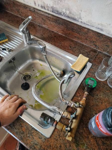 test pression réseau d'alimentation sanitaire